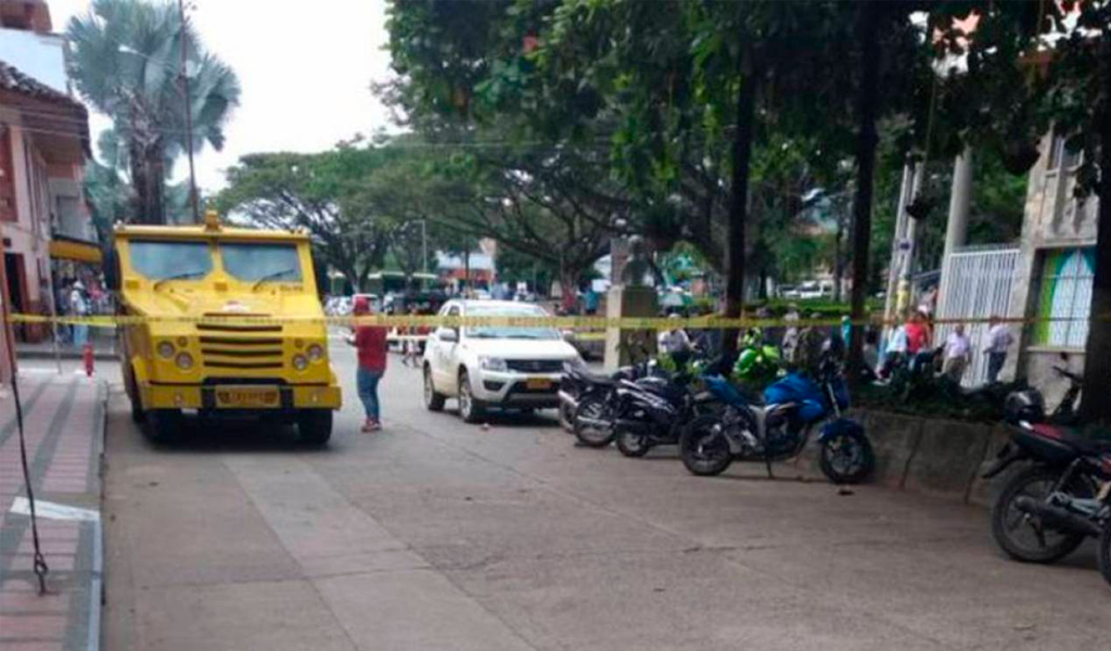 Intentan-robarse-carro-de-valores-y-termina-en-balacera-1024x600 Intentan robarse carro de valores y termina en balacera