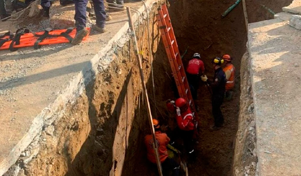 Obreros-de-Manizales-quedan-sepultados-tras-deslizamiento-1024x600 Obreros de Manizales quedan sepultados tras deslizamiento