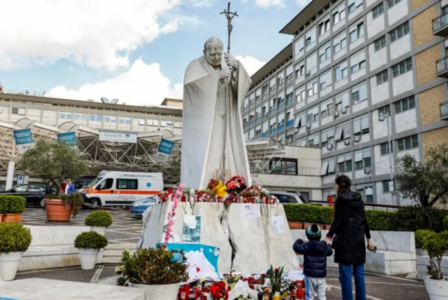 image-38 El Papa Francisco Habla Abiertamente sobre su Salud: 'Enfrento un Desafío Personal